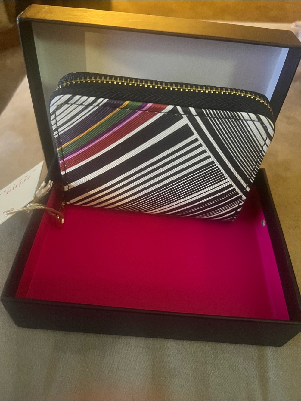 WALLET TRINA TURK ZIP AROUND BLACK & WHITE DIAGONAL DESIGN NWT